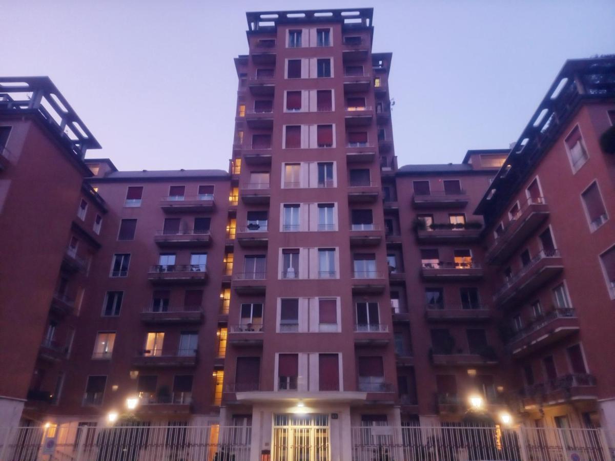 Bilocale 7 Piano Balcone Vista Skyline Apartman Milánó Kültér fotó