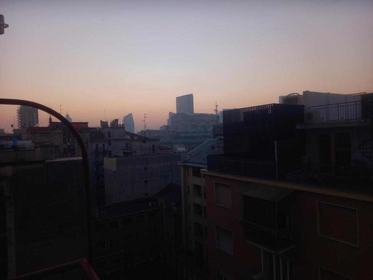 Bilocale 7 Piano Balcone Vista Skyline Apartman Milánó Kültér fotó